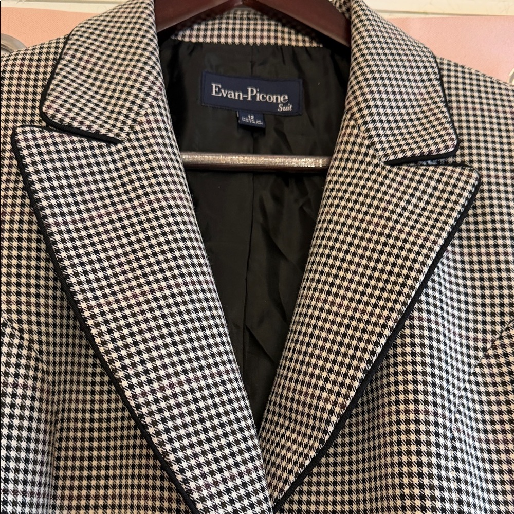 Vintage Fitted Tailored Blazer | Office to Night - Picture 5 of 11